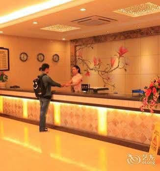 Yangshuo Hua Xiang Man Ting West Street Hotel Exterior photo