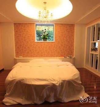 Yangshuo Hua Xiang Man Ting West Street Hotel Exterior photo
