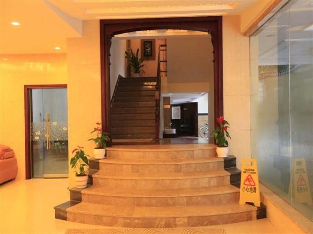 Yangshuo Hua Xiang Man Ting West Street Hotel Exterior photo