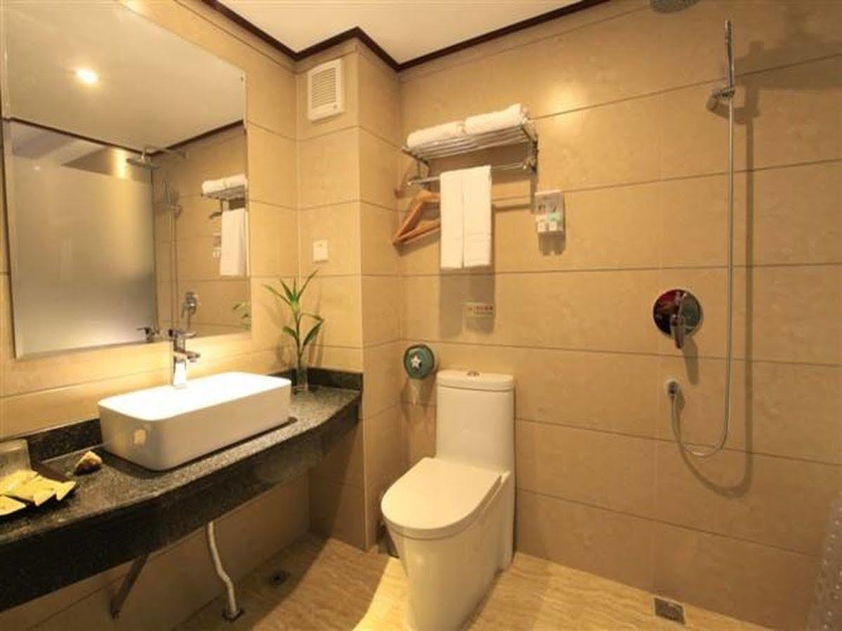 Yangshuo Hua Xiang Man Ting West Street Hotel Exterior photo